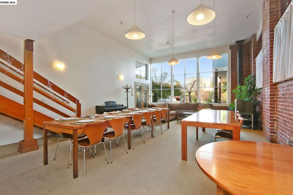 Common house dining room